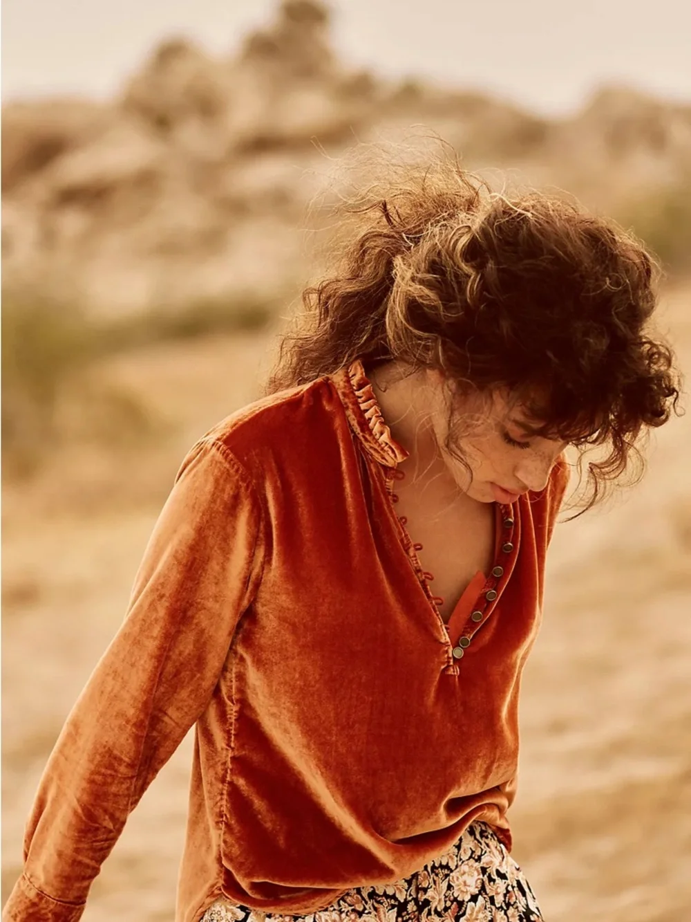 Anthropologie velvet Kristianne burnt orange button top size medium - Picture 2 of 11